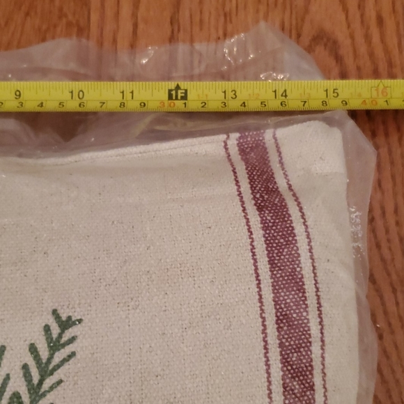 Christmas decor pillow - Picture 3 of 6